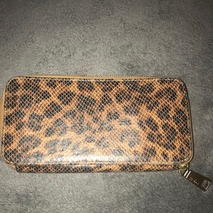 Hobo zip around wallet